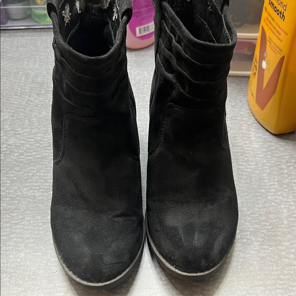 American Eagle by Payless Black Ankle Booties